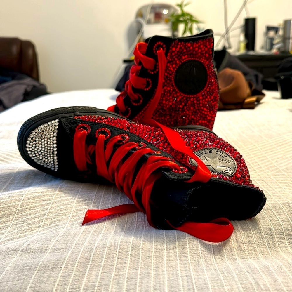 Converse full bling Graffiti Bottom Classic black/red high tops size 8 - Picture 2 of 9
